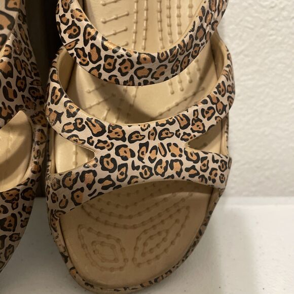 Crocs Leopard Cheetah Print Wedge Strappy Slides Sandals Size 7 - Picture 5 of 10